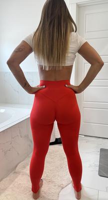 Peachy_hot_mom ()