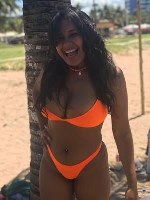 Livia brasileño grandes tetas
