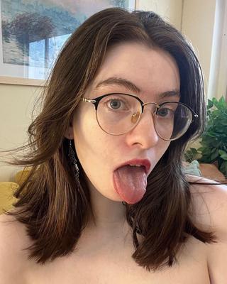 Emily Huge Boobs Big Butt Gorgeous Girl with Glasses Mixed Shots