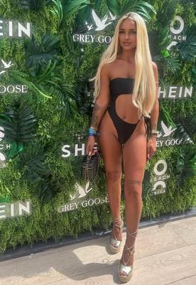 Ellie Chav Barbie Doll Bimbo Slut de mi ciudad
