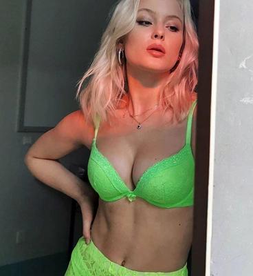 Promi Schlampe Zara Larsson