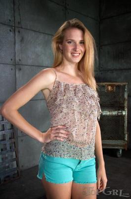 Ashley Lane: Hermosa puta.