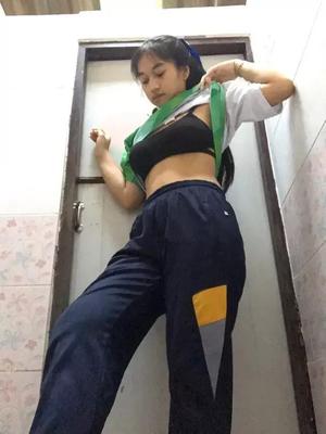 Gracinha sexy da universidade tailandesa