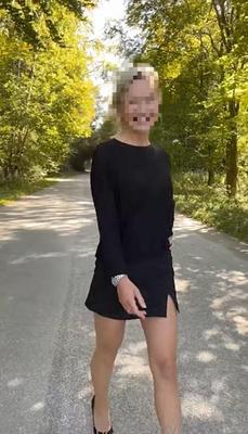 Sunday. Annika taken for a walk and instructed to present itself