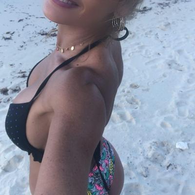 Sonia MILF FRANCES ENGUAL TITS NIBARDS DE FOLLIE